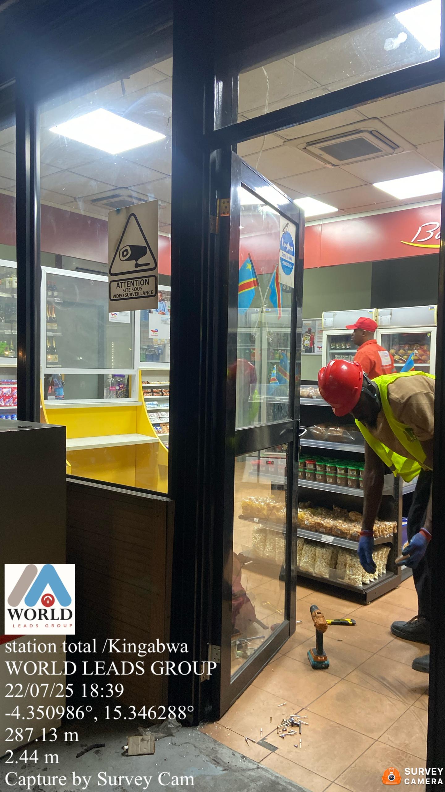 Pendant les travaux - Station-service Kingabwa - Travaux de serrurerie